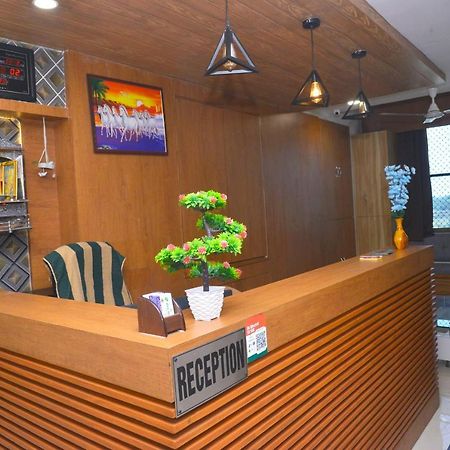 Hotel Asopalav Gandhinagar Buitenkant foto
