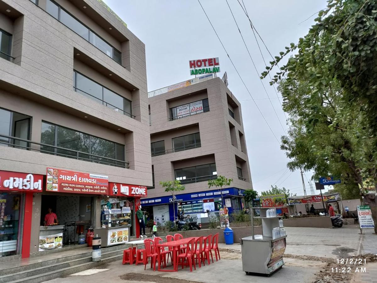Hotel Asopalav Gandhinagar Buitenkant foto