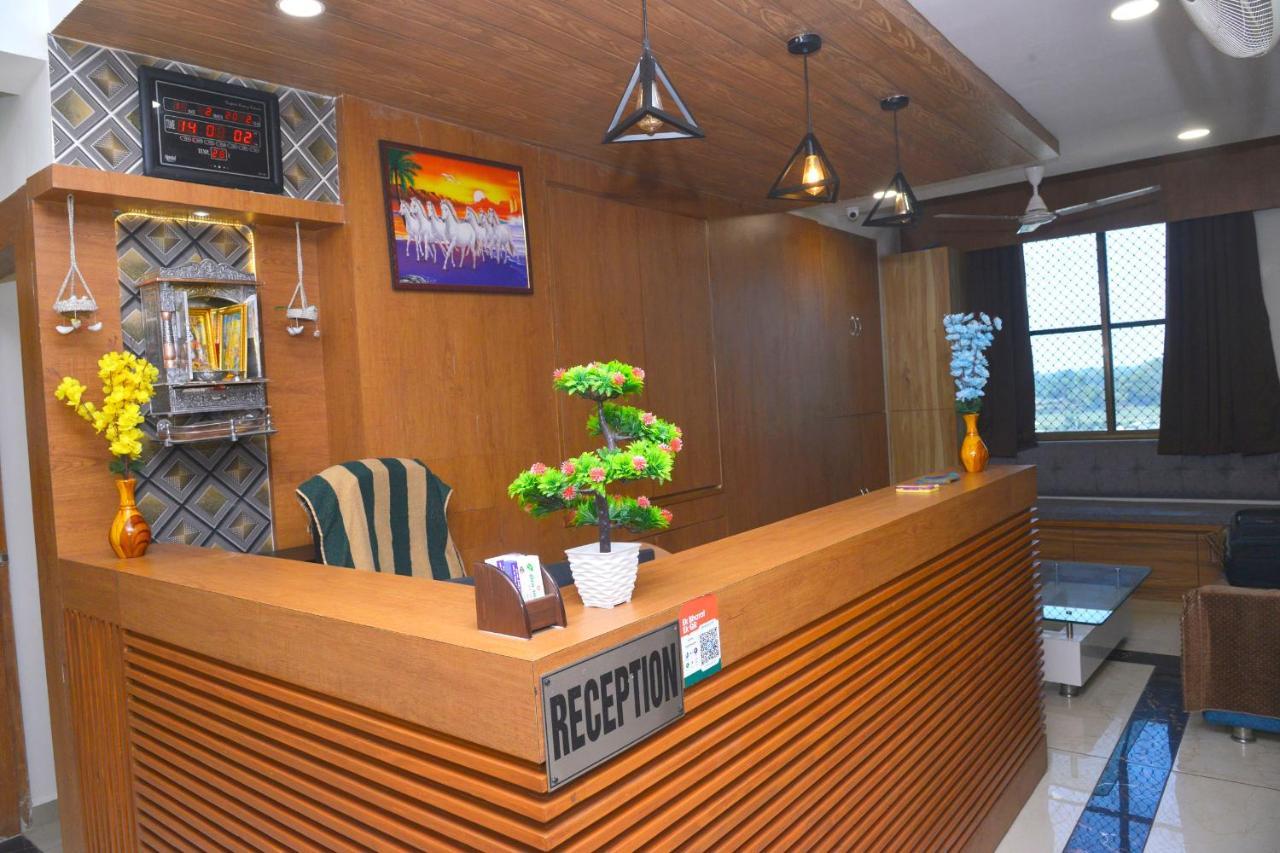Hotel Asopalav Gandhinagar Buitenkant foto