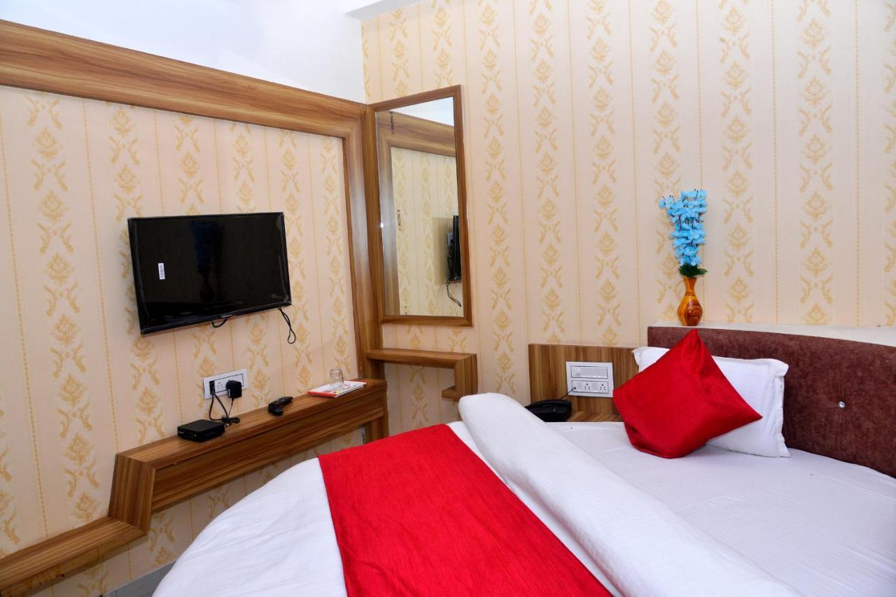 Hotel Asopalav Gandhinagar Buitenkant foto