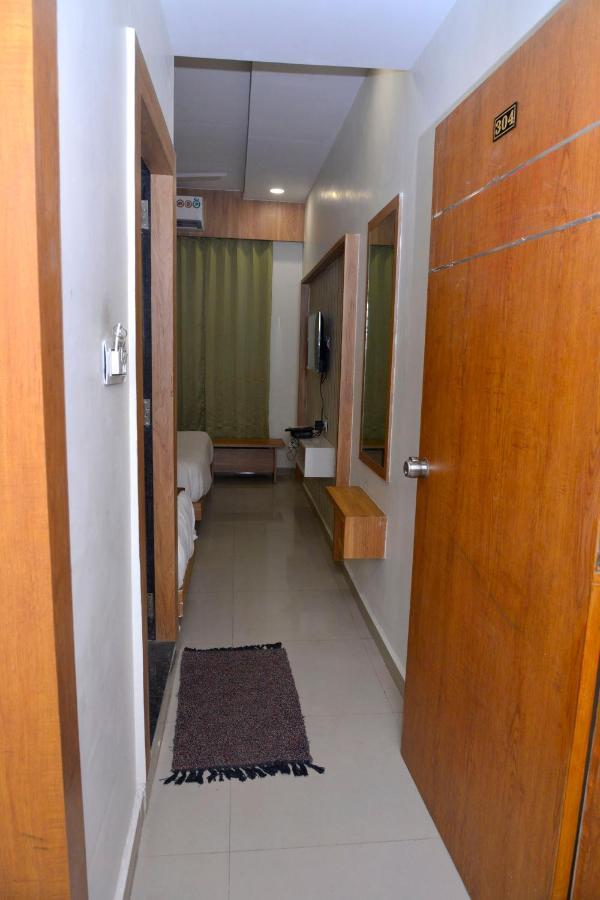Hotel Asopalav Gandhinagar Buitenkant foto