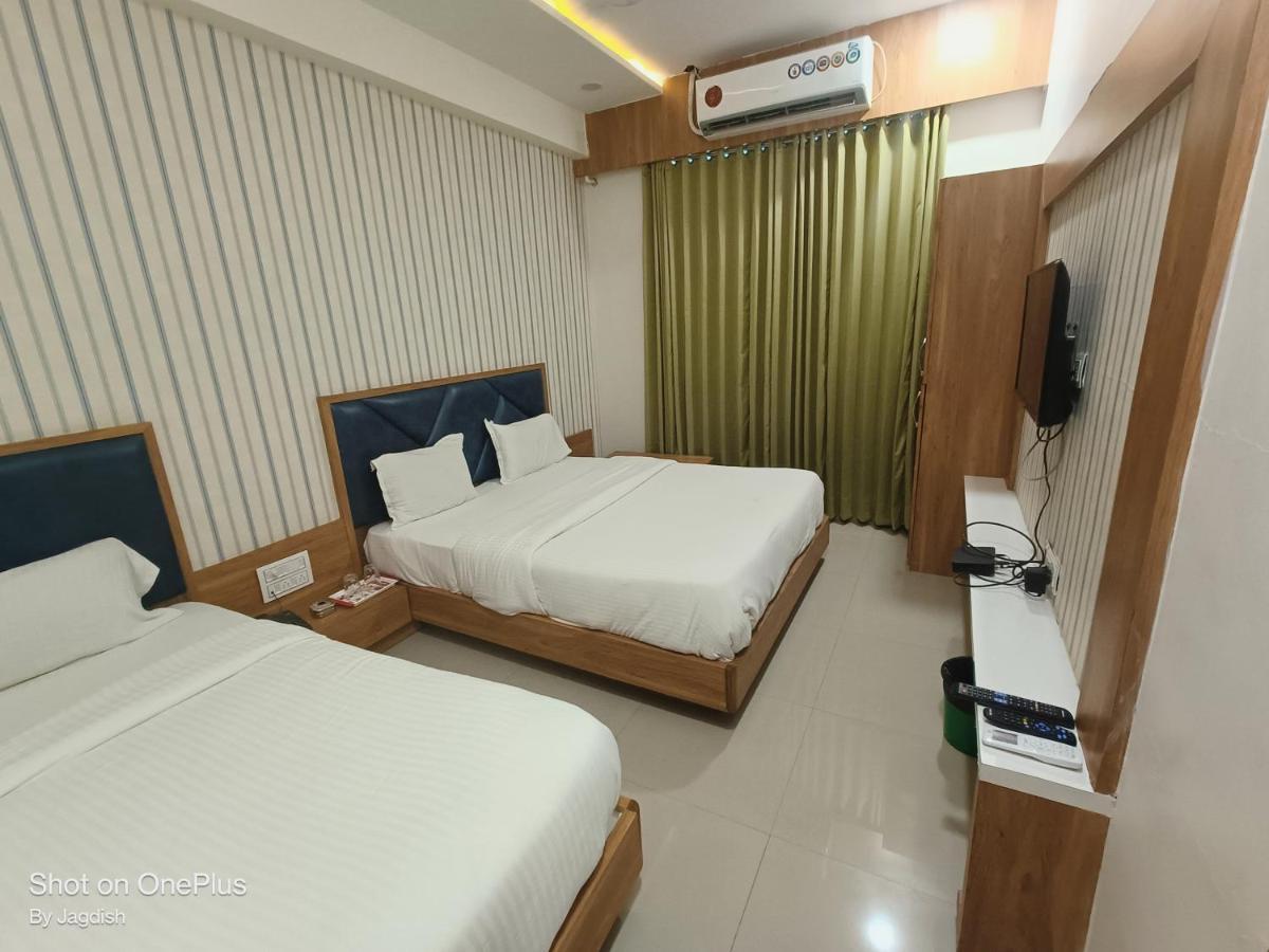 Hotel Asopalav Gandhinagar Buitenkant foto